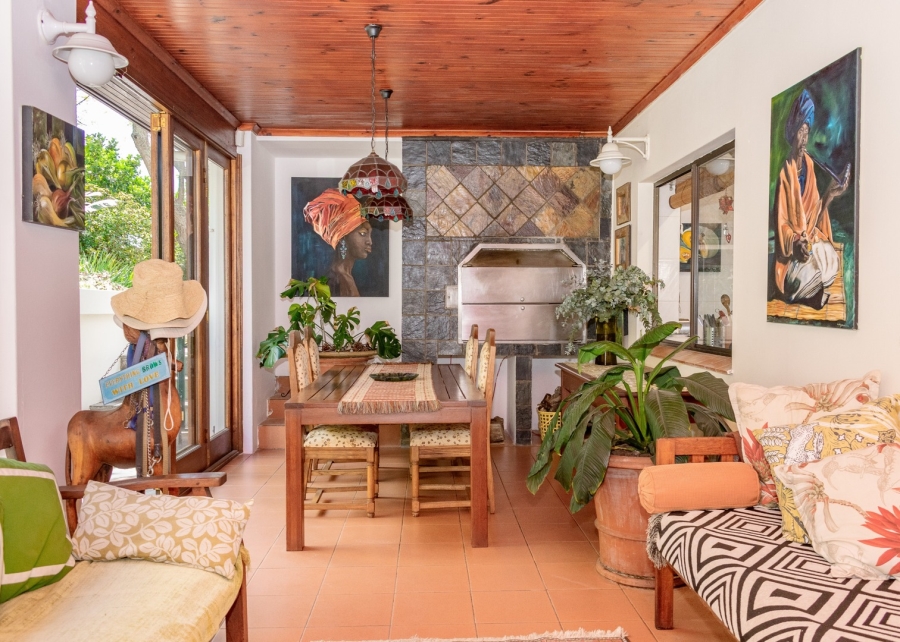 8 Bedroom Property for Sale in Colleen Glen Eastern Cape